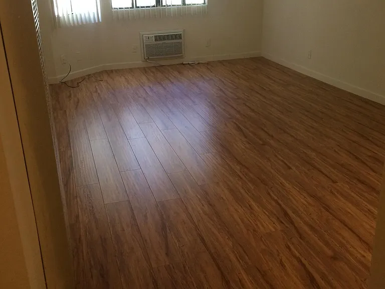 Diamond Head Apartments — Photo 7