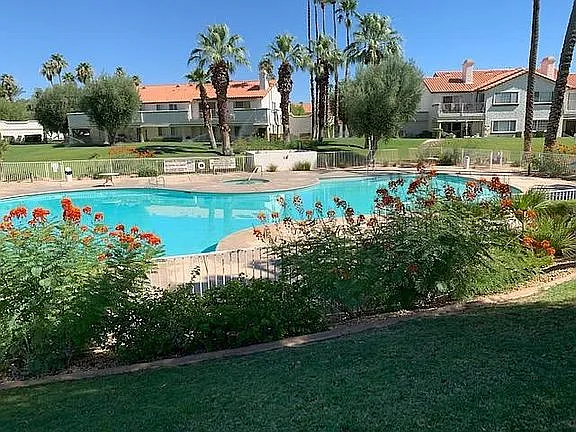 236 Vista Royale Circle East - SFR — Photo 2