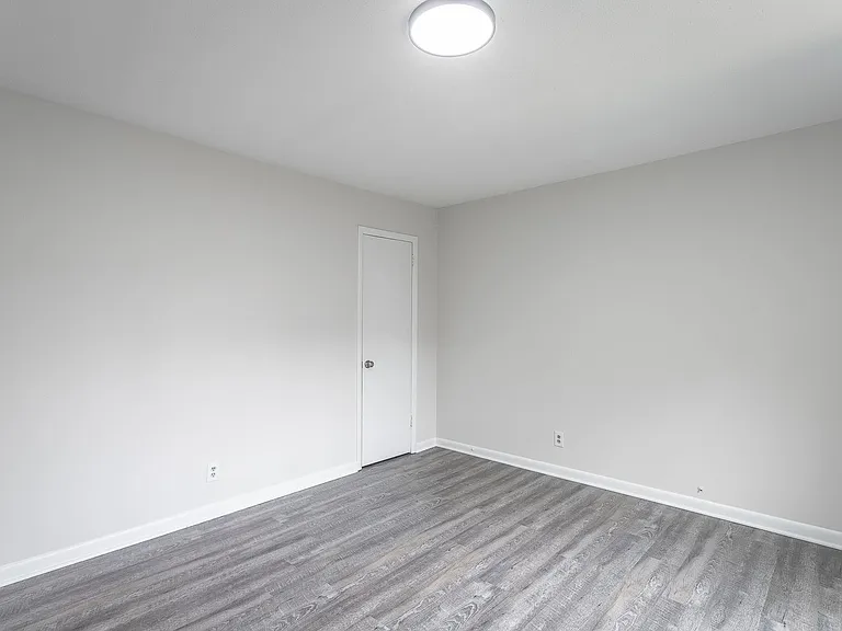 2404 Briggs Avenue — Photo 17