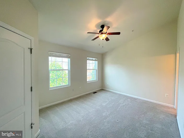 2863 Hedgerow Pl — Photo 22