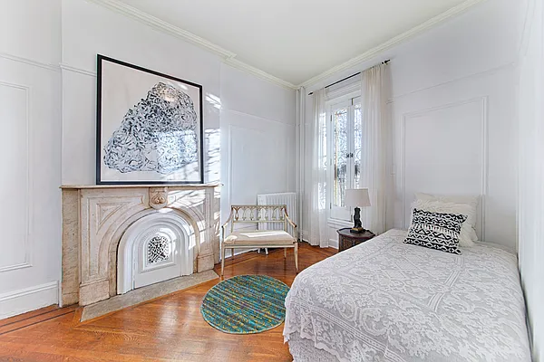 Rented by Halstead Real Estate | media 15