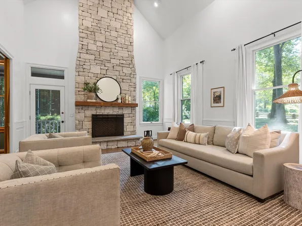 5 Brooks Edge Ln, Signal Mountain, TN 37377