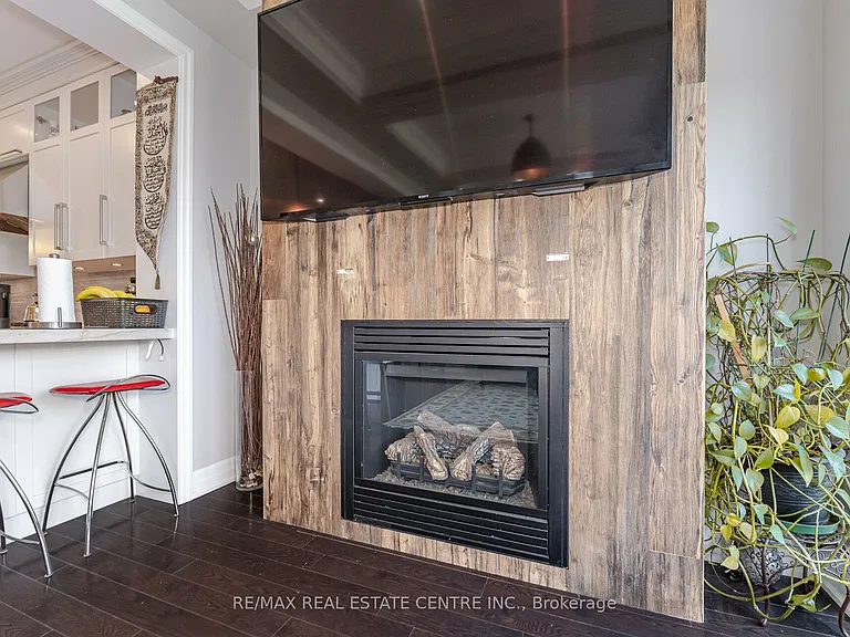 34 Alex Campbell Cres — Photo 14