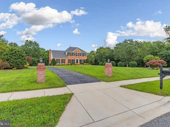2001 Clearwood Dr, Bowie, MD 20721