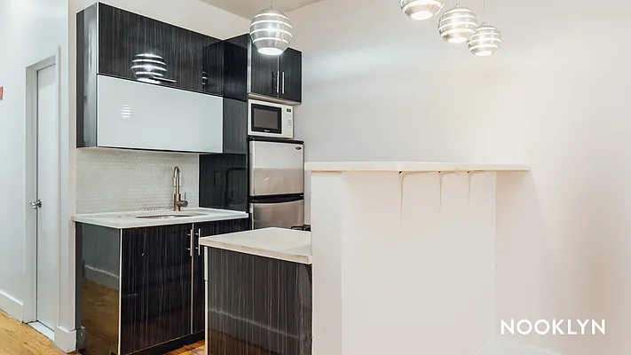 Rented by Nooklyn NYC LLC | media 22