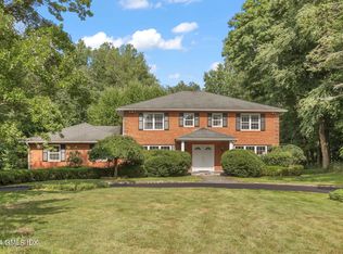 233 Jonathan Dr, Stamford, CT 06903