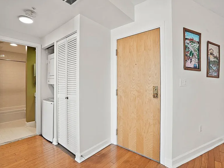 1801 Calvert St NW #504 — Photo 4
