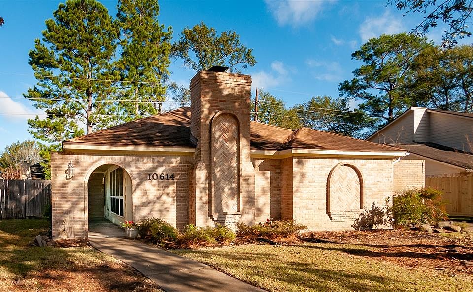 1st image of 10614 Greencreek Dr