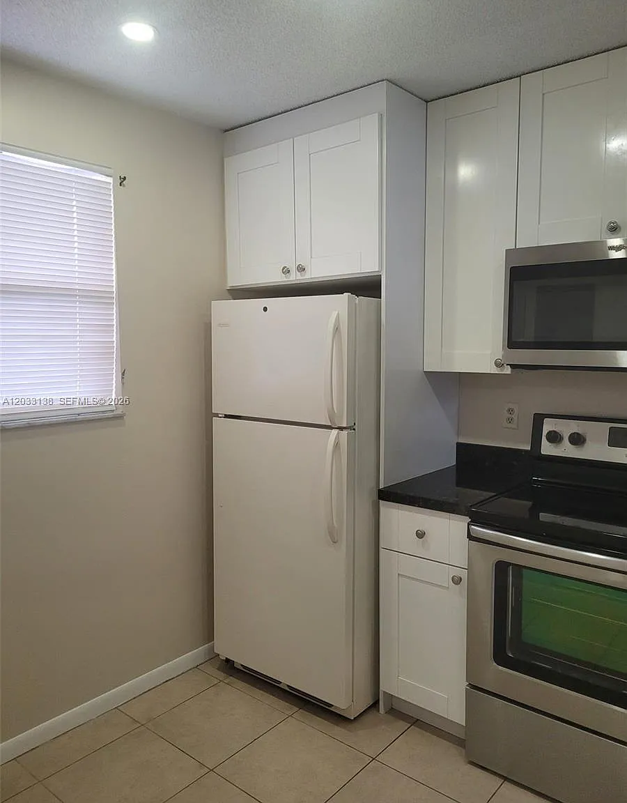 Bella Grand Condo — Photo 4