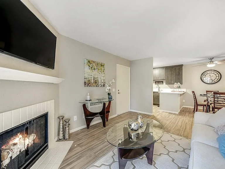 Santee Villas — Photo 5