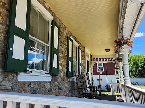 4th image of 4912 Shankweiler Rd