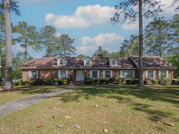 175 E Roosevelt Ave, Lyons, GA 30436