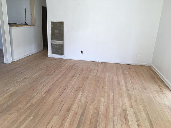 5th image of 166 Beverly St
