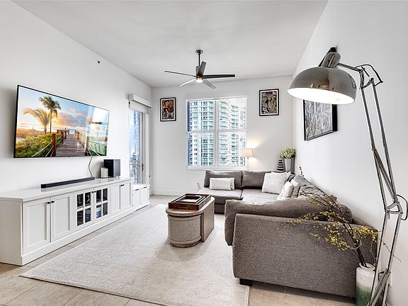 3rd image of 511 SE 5th Avenue #1902