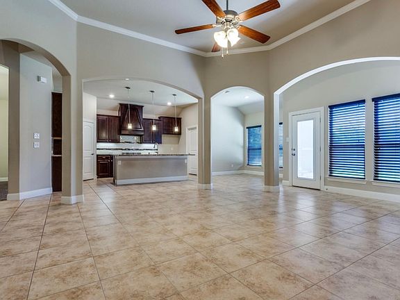 3rd image of 909 Sunnyvale Dr