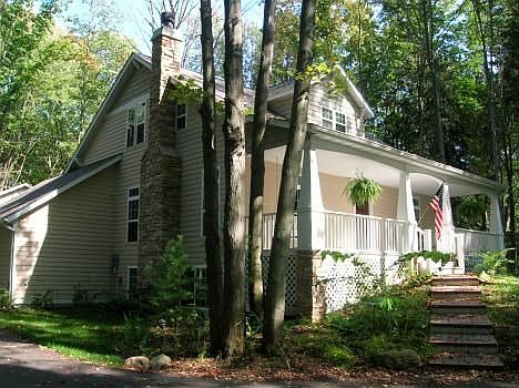 1st image of 2557 Lakeshore Dr