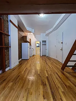 Rented by Point NYC | media 2
