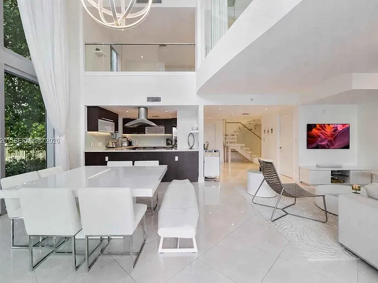 7928 East Dr #101 — Photo 4