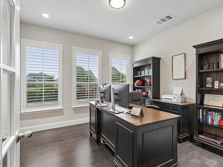 7909 Bonham Cv — Photo 15