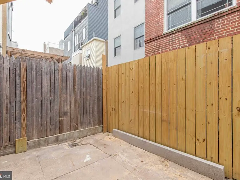 720 Saint Albans St — Photo 10