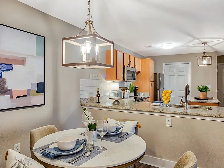 2 Bedroom - 2 Bed / 2 Bath - 988 Sq.Ft.
