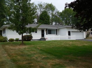 96 Lalanne Rd, Rochester, NY 14623