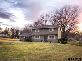 11313 Bel Air Dr, Omaha, NE 68144