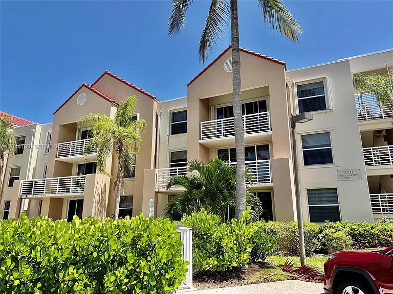 2711 Ocean Club Blvd #203 — Photo 2