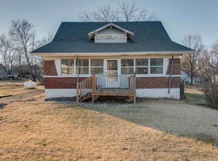 413 Prairie Ave, Maple Hill, KS 66507