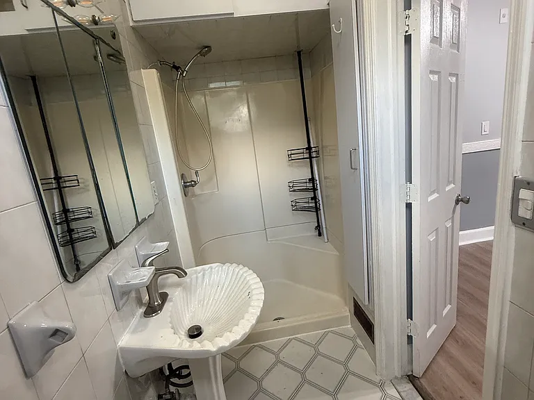 34 Van Buren St #1 — Photo 6