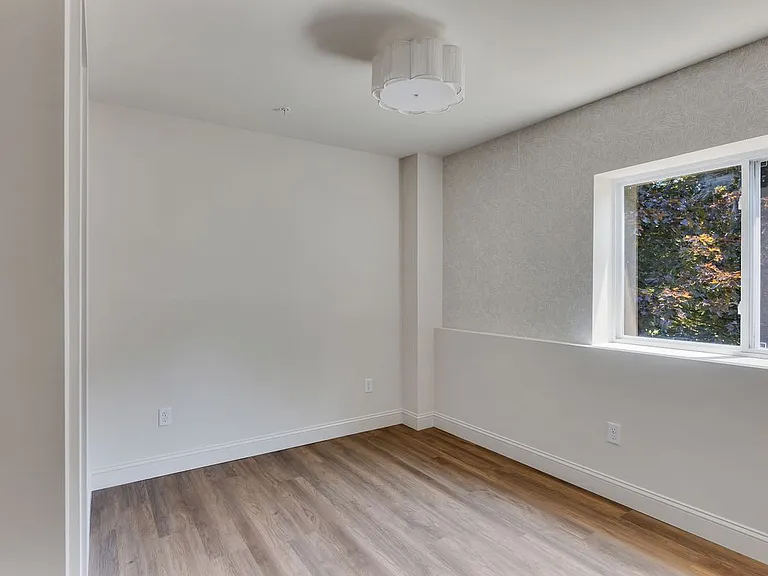 36 Pawling Ave #202 — Photo 12