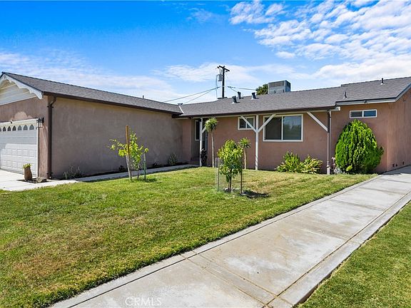 3rd image of 914 Valencia Dr