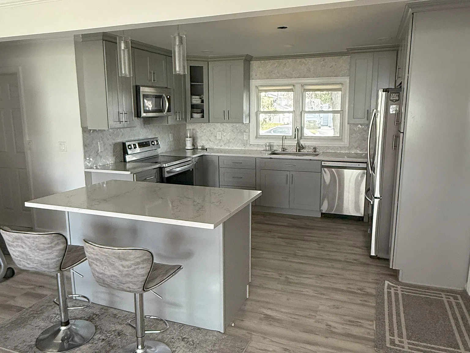 5 bed, 1700 sqft, $5,000 — Photo 2