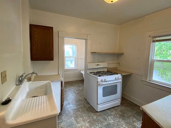 2nd image of 256 Fuller Ave SE #2