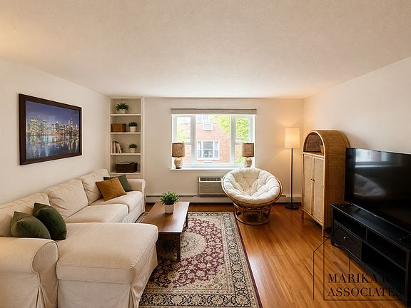 2nd image of 57 Colborne Rd APT 3