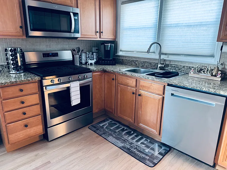 302 S Patton Ave — Photo 5