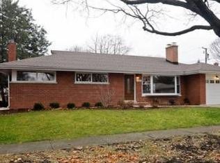900 W Milburn Ave, Mt Prospect, IL 60056
