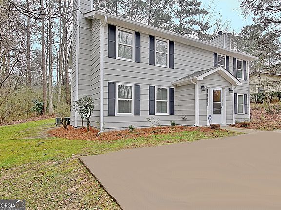 2nd image of 131 Valleywood Rd