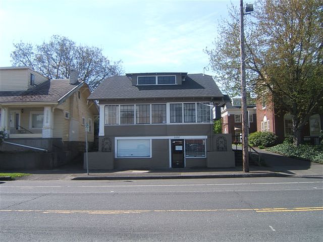 1st image of 2228 NE Glisan St