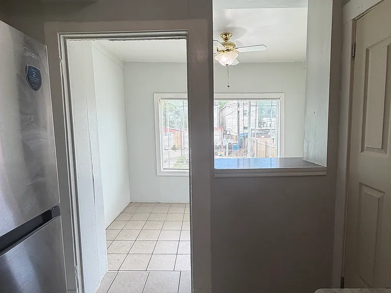427 N Lawler Ave #1 — Photo 12
