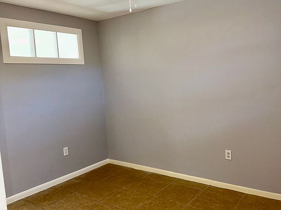 5th image of 1624 Bonnie Brae St #B
