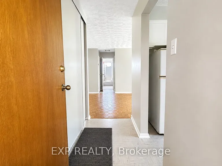 428 Barrie Pl #2 — Photo 4