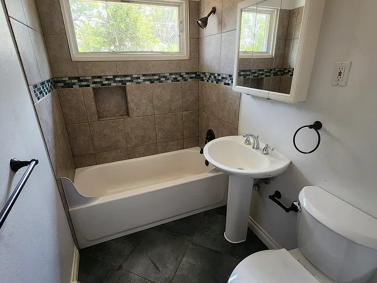 1652 S Glencoe St — Photo 14