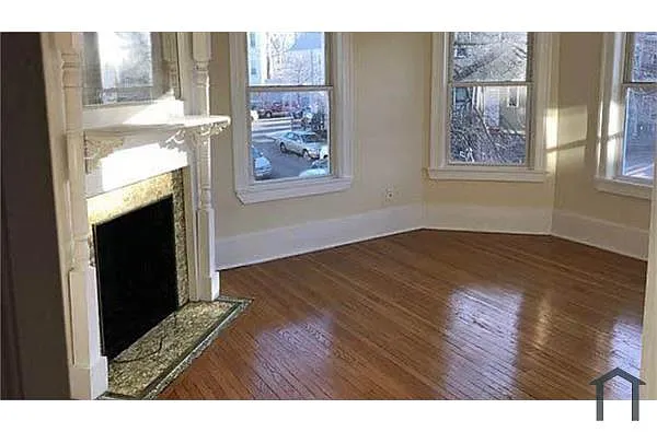 Building Photo - 58 Norton St #2