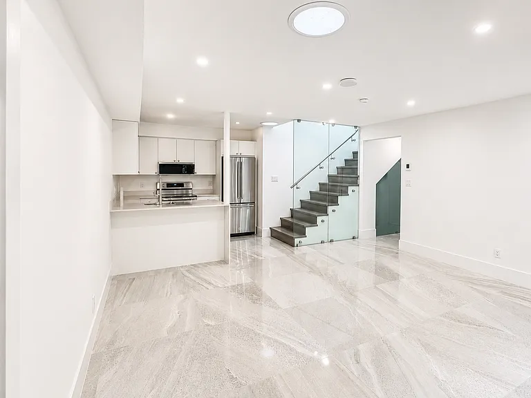 1 Highland Dr — Photo 36