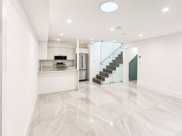 6 bedroom rental in West Vancouver — photo 36