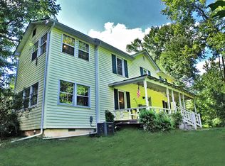 313 Scrabble Rd, Castleton, VA 22716