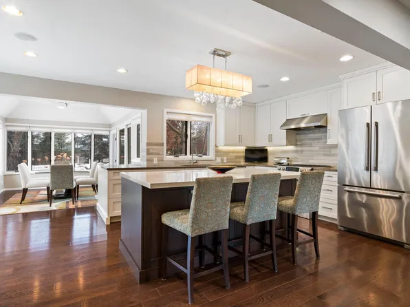 2110 Austrian Pine Ln, Minnetonka, MN 55305