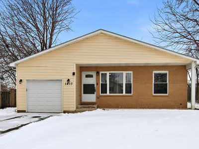 1417 Adams St, Lake In The Hills, IL, 60156