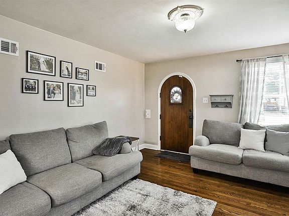 4th image of 5649 Tholozan Ave